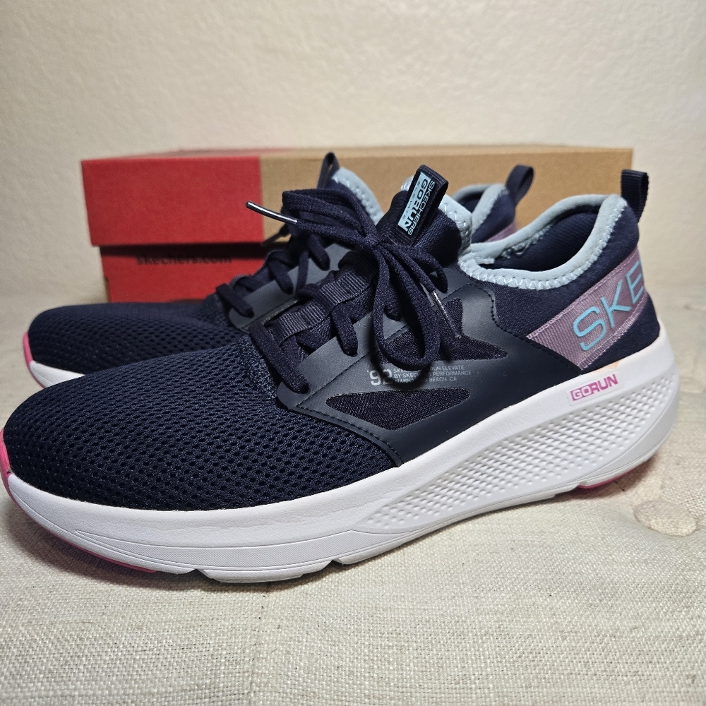 Sketchers Go Run Elevate